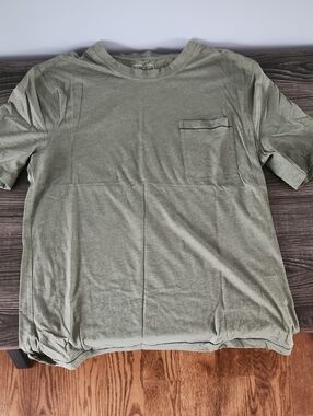 Lahgo Men's Green Crew Neck Pima Cotton Pocket T-Shirt